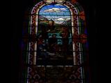 [Cliquez pour agrandir : 81 Kio] Rio de Janeiro - L'église Saint-Antoine-des-Pauvres : vitrail représentant la vie de Saint Antoine.