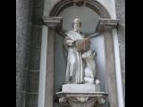 [Cliquez pour agrandir : 95 Kio] Rio de Janeiro - L'église Sainte-Croix-des-Militaires : la façade : statue de Saint Luc.