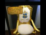[Cliquez pour agrandir : 71 Kio] Ávila - La maison de Sainte Thérèse : le fauteuil du pape Jean-Paul II.