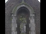 [Cliquez pour agrandir : 87 Kio] Godewaersvelde - L'abbaye Sainte-Marie du Mont des Cats : l'église : la façade : détail.