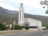 [Cliquez pour agrandir : 86 Kio] Valles Caldera - The church of Saint Mary Mother of the Priests: general view.