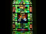 [Cliquez pour agrandir : 96 Kio] Nanteuil-le-Haudouin - L'église Saint-Pierre : vitrail : la piété : Sainte Bernadette.