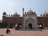 [Cliquez pour agrandir : 94 Kio] Agra - La mosquée Jama Masjid : vue générale.
