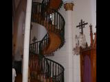 [Cliquez pour agrandir : 80 Kio] Santa Fe - The Loretto chapel: the spiral staircase.