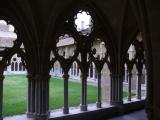 [Cliquez pour agrandir : 78 Kio] Bayonne - La cathédrale : le cloître.