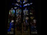 [Cliquez pour agrandir : 69 Kio] Lyon - L'église Saint-Nizier : vitrail représentant la vie de Jésus.