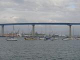 [Cliquez pour agrandir : 67 Kio] San Diego - Boats and bridge seen from Coronado.