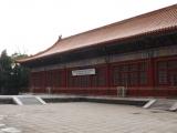 [Cliquez pour agrandir : 85 Kio] Pékin - Le parc Zhongshan : la salle Zhongshan.