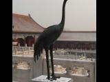 [Cliquez pour agrandir : 74 Kio] Pékin - La Cité interdite : la salle de l'harmonie suprême : statue de grue.