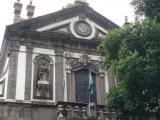 [Cliquez pour agrandir : 116 Kio] Rio de Janeiro - L'église Sainte-Croix-des-Militaires : la façade : détail.