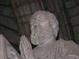 [Cliquez pour agrandir : 53 Kio] Saint-Denis - La basilique : la statue de François Ier en prière.