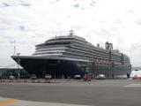 [Cliquez pour agrandir : 63 Kio] San Diego - The port: the ferry Westerdam.