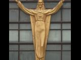 [Cliquez pour agrandir : 58 Kio] Shanghai - L'église Saint-Pierre : le Christ sur la façade.