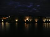 [Cliquez pour agrandir : 55 Kio] Toulouse - Les rives de la Garonne, de nuit.