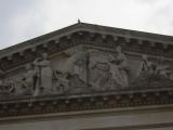 [Cliquez pour agrandir : 49 Kio] Cambridge - The Fitzwilliam Museum: detail of the pediment.