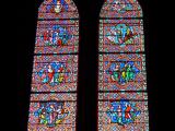 [Cliquez pour agrandir : 193 Kio] Bayonne - La cathédrale : vitraux du déambulatoire.