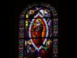 [Cliquez pour agrandir : 94 Kio] Paray-le-Monial - La basilique du Sacré-Cœur : vitrail représentant l'Assomption.
