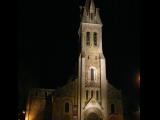 [Cliquez pour agrandir : 61 Kio] Le Mans - L'église Notre-Dame-du-Pré : vue générale, de nuit.