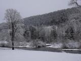 [Cliquez pour agrandir : 104 Kio] Montbenoît - Le Doubs sous la neige.