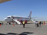 [Cliquez pour agrandir : 56 Kio] Hermosillo - L'aéroport : avion au sol.