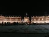 [Cliquez pour agrandir : 69 Kio] Bordeaux - La place de la bourse, de nuit.