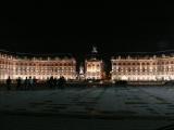 [Cliquez pour agrandir : 69 Kio] Bordeaux - La place de la bourse, de nuit.