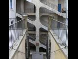 [Cliquez pour agrandir : 102 Kio] Lyon - Les traboules : l'escalier des Voraces.