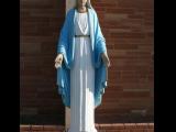 [Cliquez pour agrandir : 78 Kio] Gallup - Saint Francis of Assisi's church: statue of Virgin Mary.