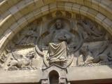 [Cliquez pour agrandir : 82 Kio] Bayonne - L'église Saint-André : le tympan, montrant les quatre évangélistes autour du Christ.