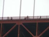 [Cliquez pour agrandir : 48 Kio] San Francisco - The Golden Gate Bridge: bicycles and pedestrians.