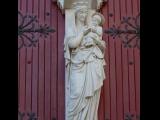 [Cliquez pour agrandir : 87 Kio] Montpellier - La cathédrale Saint-Pierre : le portail Est : statue de la Vierge à l'Enfant.