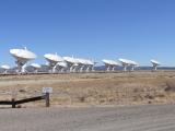 [Cliquez pour agrandir : 83 Kio] New Mexico - The Very Large Array: group of antennas.