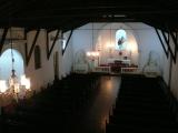 [Cliquez pour agrandir : 59 Kio] Rio de Janeiro - La chapelle de l'école Pequeña Cruzada : la nef vue de la tribune.