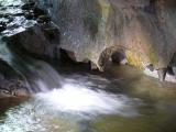 [Cliquez pour agrandir : 96 Kio] Zugarramurdi - Le ruisseau dans la grotte.