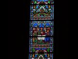 [Cliquez pour agrandir : 89 Kio] Chalon-sur-Saône - La cathédrale Saint-Vincent : la façade : vitrail.