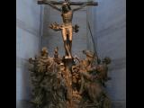 [Cliquez pour agrandir : 76 Kio] San Francisco - Our Lady of the Assumption's cathedral: low relief of the Crucifixion.