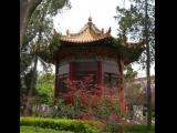 [Cliquez pour agrandir : 160 Kio] Xi'an - La forêt de stèles : l'un des six pavillons.