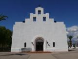 [Cliquez pour agrandir : 49 Kio] Tucson - Saint-John-the-Evangelist's church: front view.
