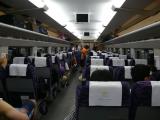 [Cliquez pour agrandir : 72 Kio] Chine - Intérieur d'un TGV chinois.