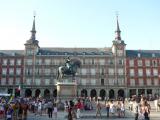 [Cliquez pour agrandir : 97 Kio] Madrid - La Plaza Mayor : vue générale.