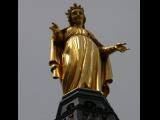 [Cliquez pour agrandir : 48 Kio] Lyon - La basilique Notre-Dame-de-Fourvière : la chapelle : la statue de la Vierge de face.