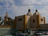 [Cliquez pour agrandir : 72 Kio] Monterrey - La basilique Notre-Dame-de-Guadalupe : l'église ancienne : vue générale.