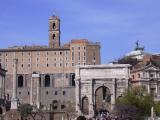 [Cliquez pour agrandir : 88 Kio] Rome - Le forum : vue générale avec le Capitole en arrière plan.