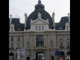 [Cliquez pour agrandir : 75 Kio] Rennes - Le palais du commerce : vue générale.