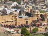 [Cliquez pour agrandir : 185 Kio] Jaipur - Le fort d'Amber : éléphants.