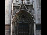 [Cliquez pour agrandir : 99 Kio] Lyon - L'église Saint-Bonaventure : la porte.