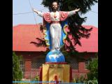 [Cliquez pour agrandir : 182 Kio] Gumla - La cathédrale Saint-Patrick : statue du Sacré-Cœur.