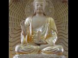 [Cliquez pour agrandir : 108 Kio] Famen - Le nouveau complexe : statue du Bouddha dans la salle de prière.