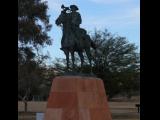 [Cliquez pour agrandir : 97 Kio] Tucson - Fort Lowell: statue.