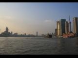 [Cliquez pour agrandir : 50 Kio] Shanghai - Traversée du fleuve Huangpu.